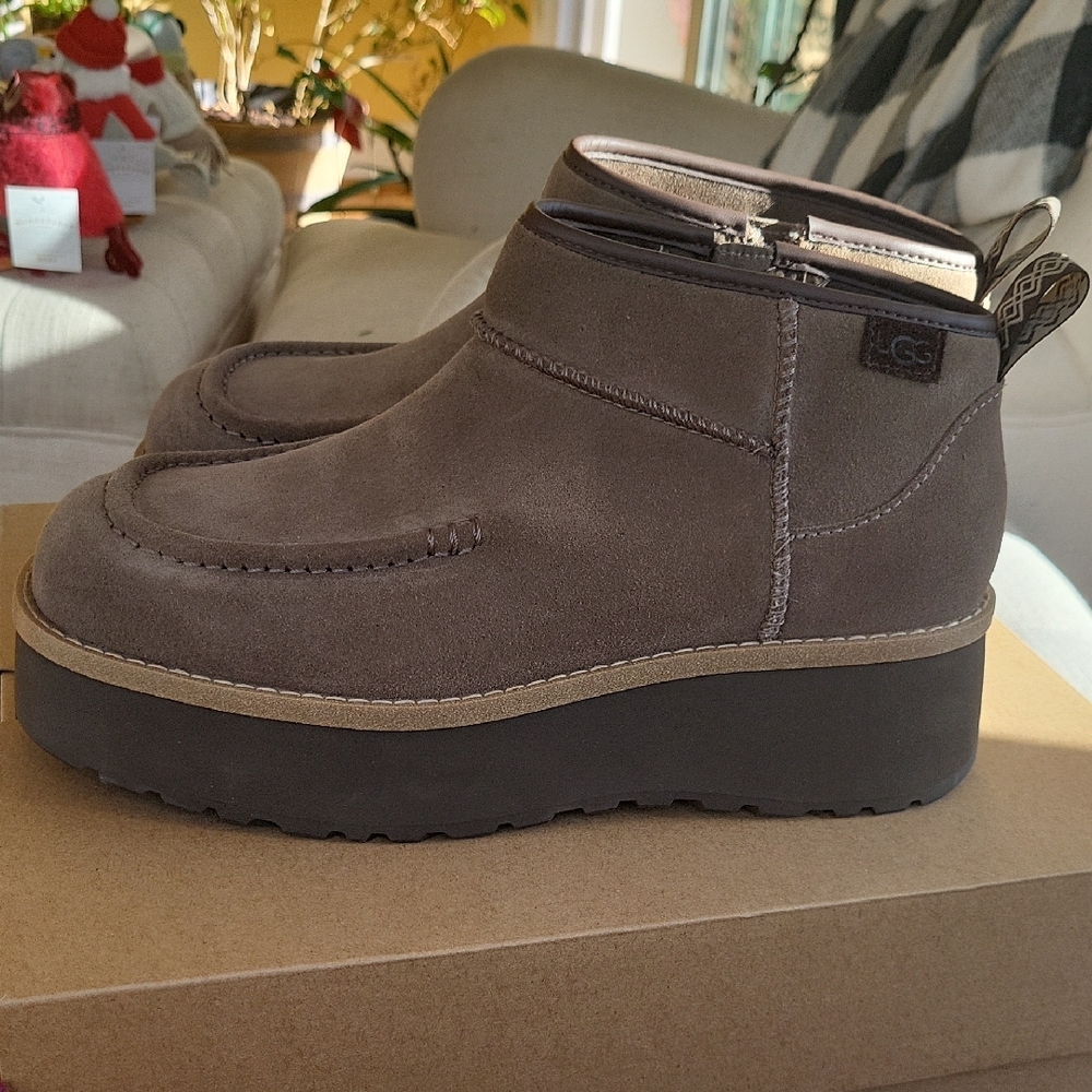 UGG CITYFUNC ultra Mini Brown Suede Platform Shoes